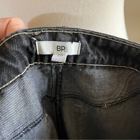 BP Nordstrom Ankle Mom Jeans Size 29 Black Ripped High Waist Frayed Hem Size 29 - Picture 6 of 8